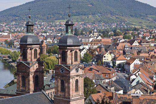 Blick auf die St.-Jakobus-Kirche in Miltenberg.